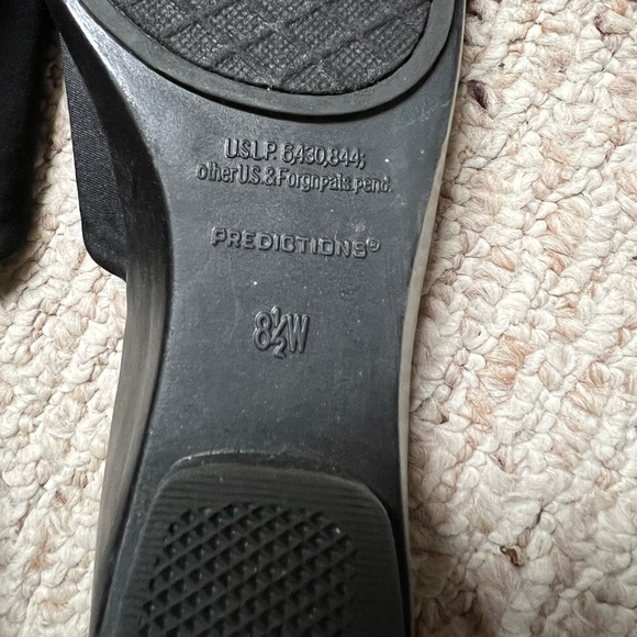 ◼️PREDICTIONS: Women’s size 8.5W, black slide-on sandals with stretchy band◼️ - Picture 9 of 13